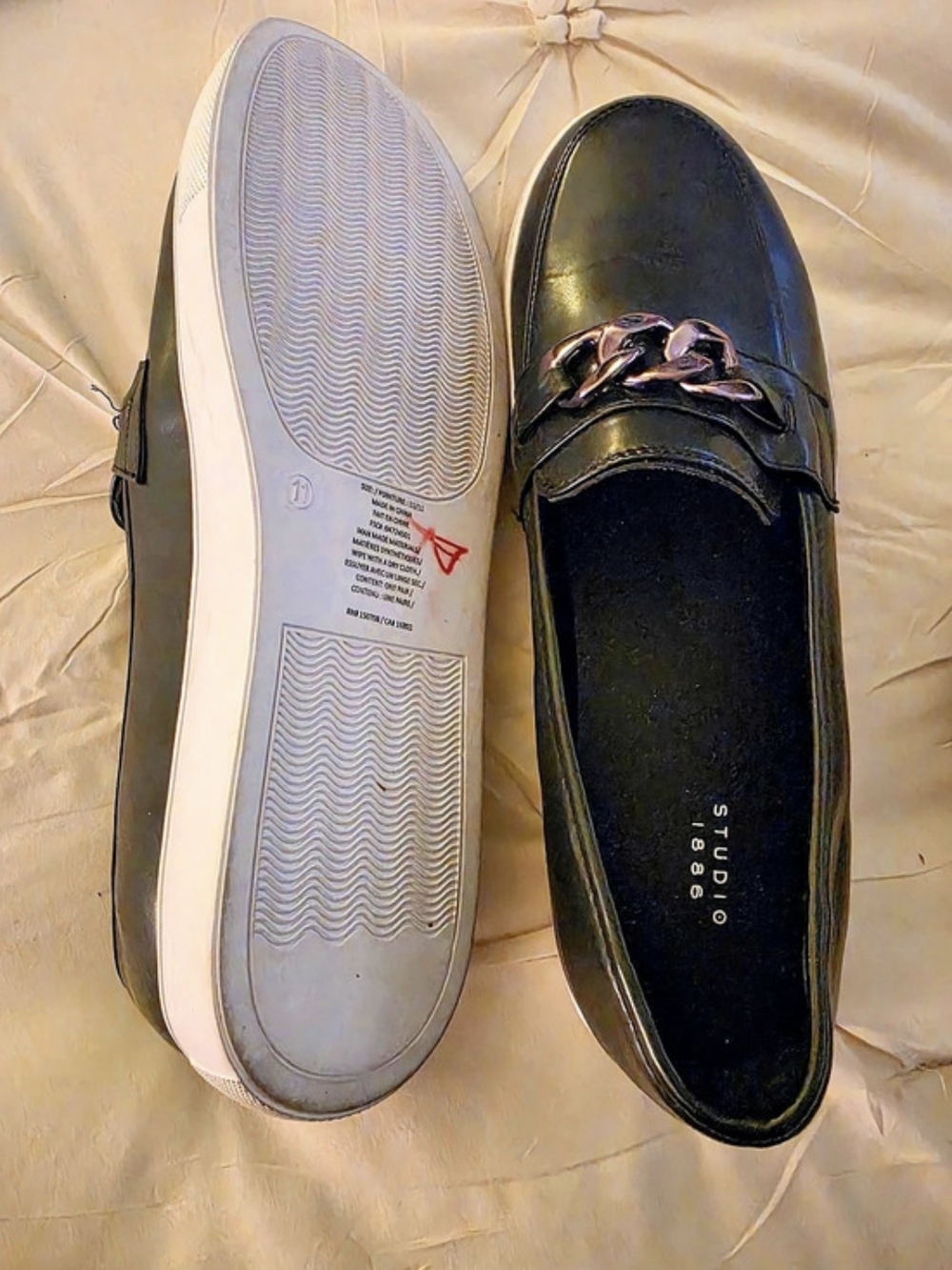 STUDIO Black Chain Loafers. Size 11